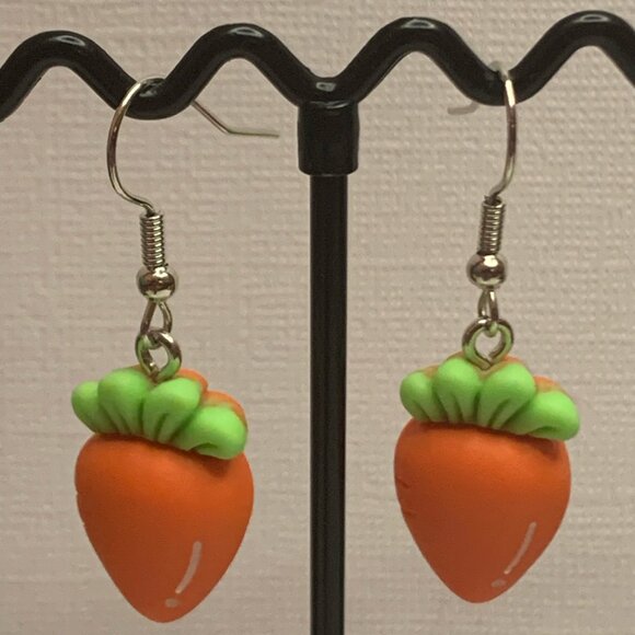 Carrot Earring, Easter Earring, Vegetable Earring, Silly Food Earring, Food - Picture 4 of 5